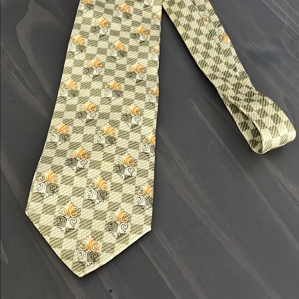 Gianni Versace 100% silk Elegant Checkered Tie with Orange Accents
